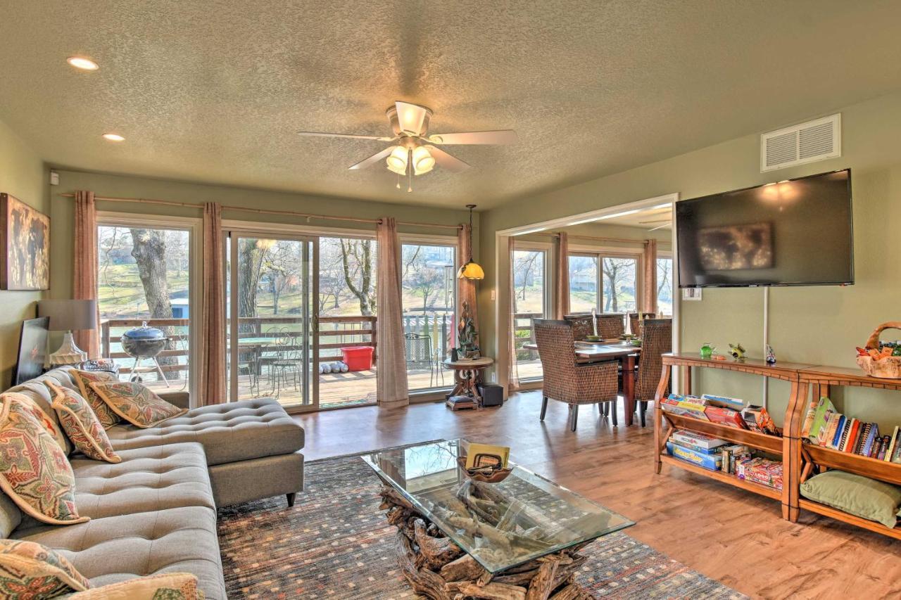 Lakefront Hot Springs Home With Updated Deck And Dock! 外观 照片