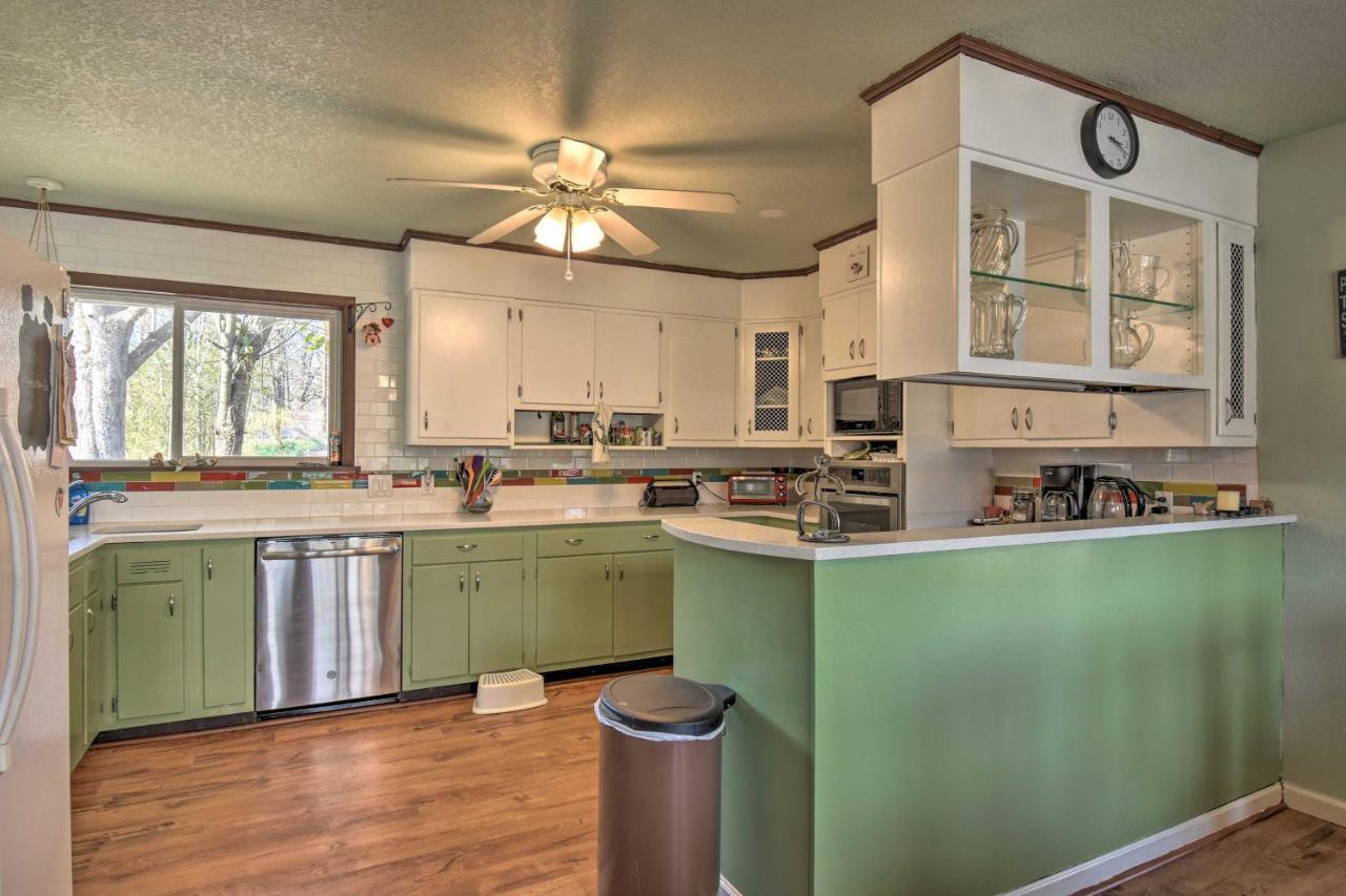Lakefront Hot Springs Home With Updated Deck And Dock! 外观 照片